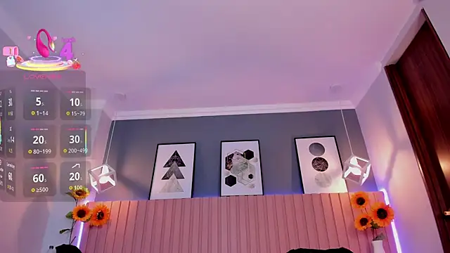 Nina Ford online show from 4, 12, 2025