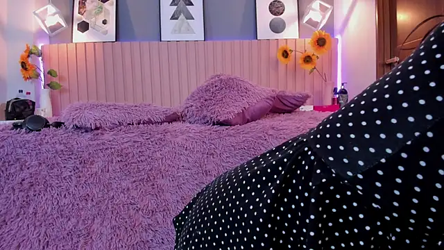 Nina Ford online show from 22, 4, 2026