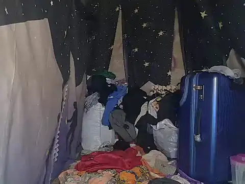 Snapshot of Reynalda26 chatting on 6, 1, 2026 Reynalda26 online show from 6, 1, 2026