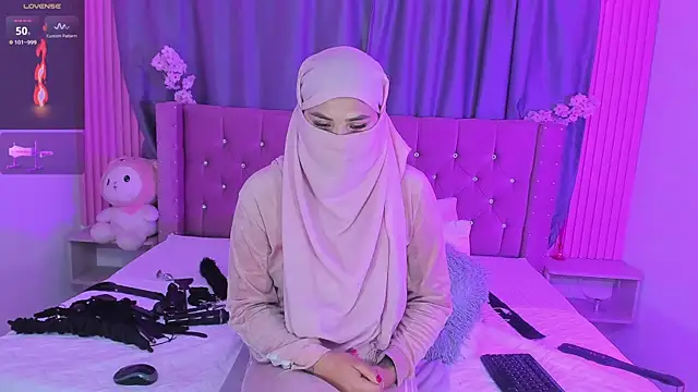 Nayla-Mouna online show from 23, 4, 2026