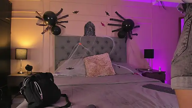 Snapshot of ALICESANDOVAL chatting on 7, 11, 2025 ALICESANDOVAL online show from 7, 11, 2025