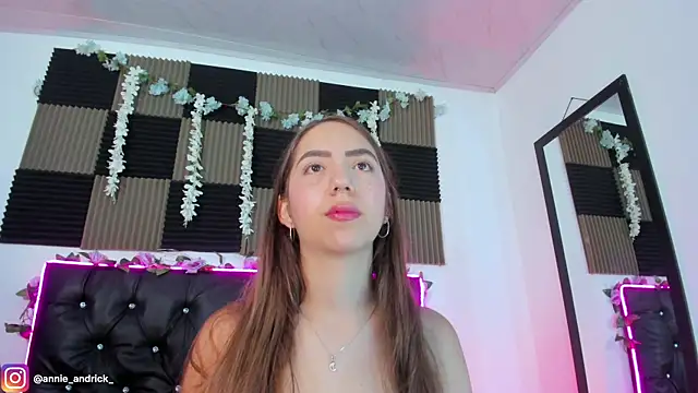 Snapshot of _leda_swan_ chatting on 18, 5, 2026 leda swan online show from 18, 5, 2026