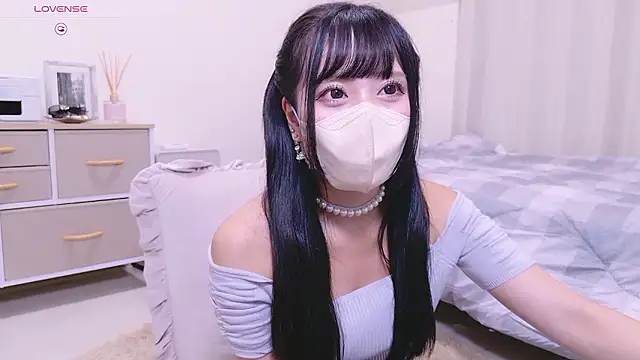 YURi luv online show from 15, 9, 2025