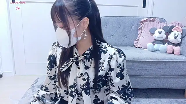 YURi luv online show from 22, 10, 2025