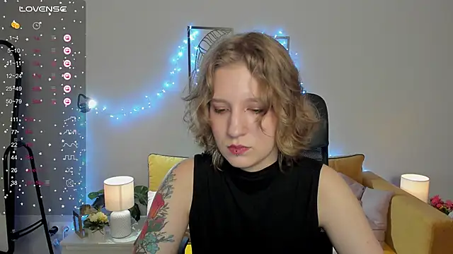 Hailey Foxy online show from 28, 9, 2025