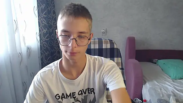 Snapshot of glasses_cat chatting on 20, 9, 2025 glasses cat online show from 20, 9, 2025