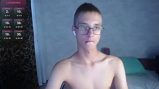 Snapshot of glasses_cat chatting on 26, 9, 2025 glasses cat online show from 26, 9, 2025