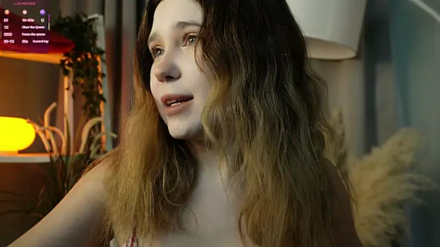 Lina Glow online show from 3, 12, 2025