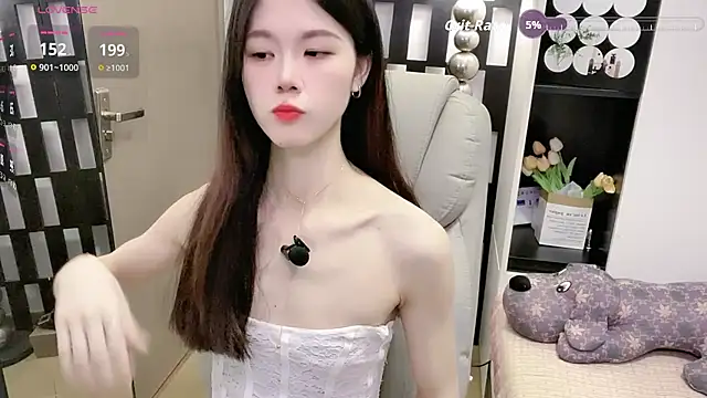 Yueyue-MM online show from 10, 4, 2026