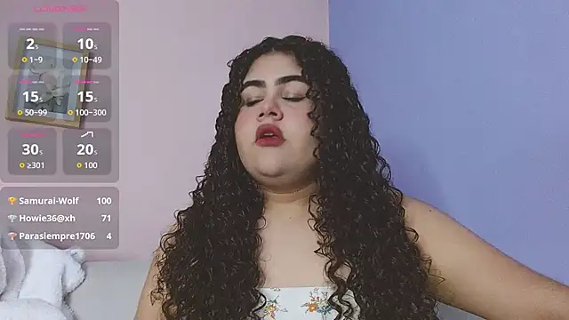 Snapshot of lourdes_moon22 chatting on 11, 10, 2025 lourdes moon22 online show from 11, 10, 2025