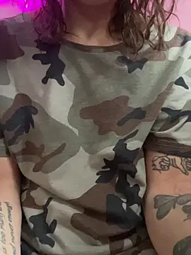 Snapshot of d3luluxx chatting on 7, 11, 2025 d3luluxx online show from 7, 11, 2025