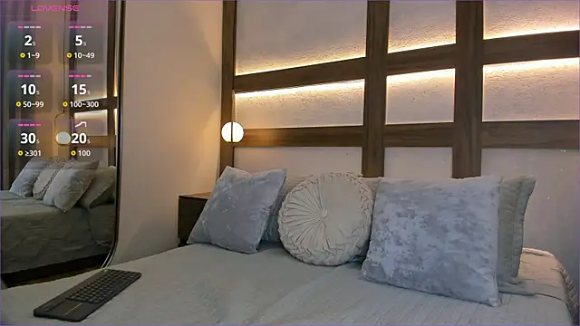 Snapshot of Danna_222 chatting on 11, 9, 2025 Danna 222 online show from 11, 9, 2025