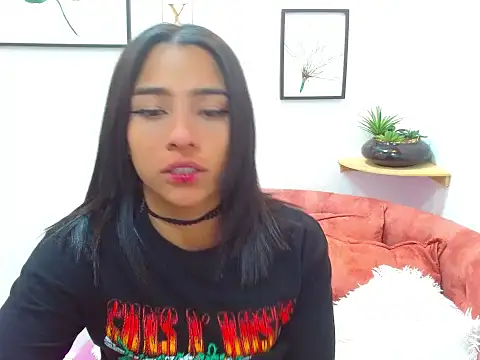 Snapshot of Aliciacute__ chatting on 8, 9, 2025 Aliciacute online show from 8, 9, 2025