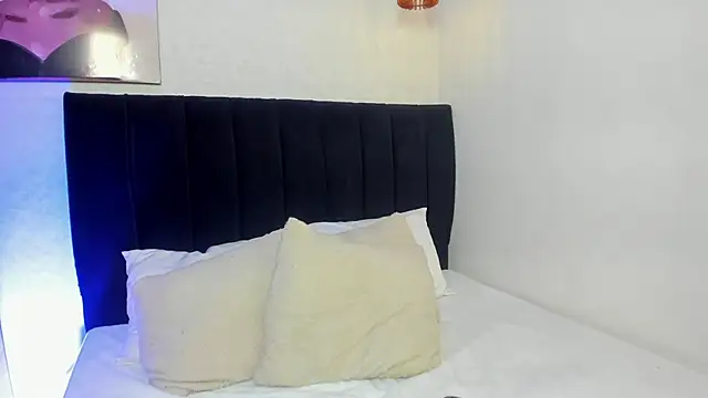 antonellariva  online show from 14, 10, 2025