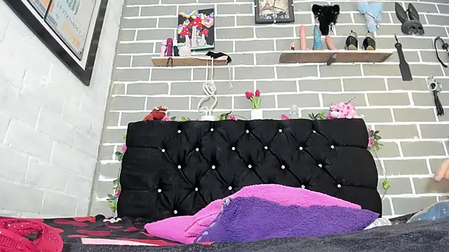 CharlotteBrowm online show from 5, 11, 2025