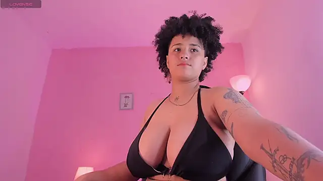 LiaaMoretzz online show from 23, 9, 2025