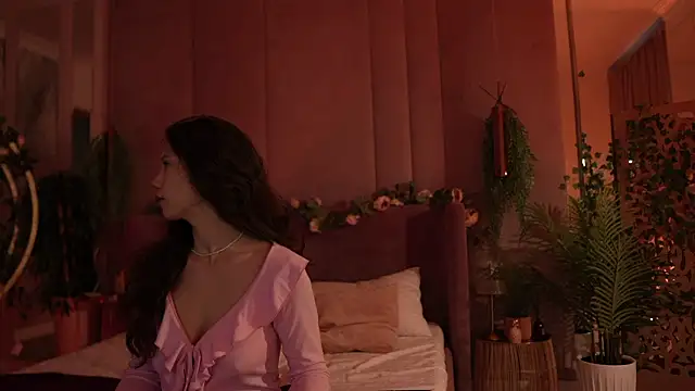 MaryNixon  online show from 13, 10, 2025