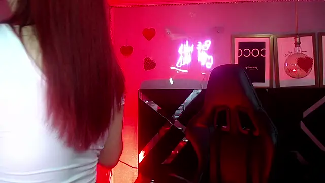 Snapshot of Red_Bunny_v chatting on 28, 5, 2026 Red Bunny v online show from 28, 5, 2026