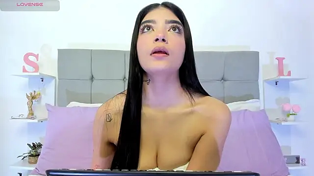 Sarahlopezz online show from 26, 7, 2026