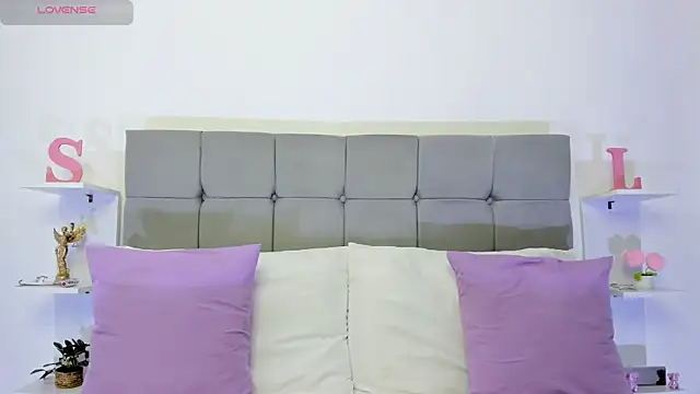 Sarahlopezz online show from 27, 7, 2026
