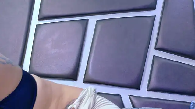 Snapshot of EmilieLake chatting on 9, 6, 2026 EmilieLake online show from 9, 6, 2026
