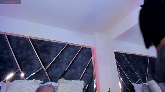 SusanaHenao online show from 25, 3, 2026