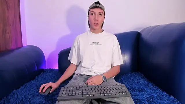 LittleDanny  online show from 25, 4, 2026