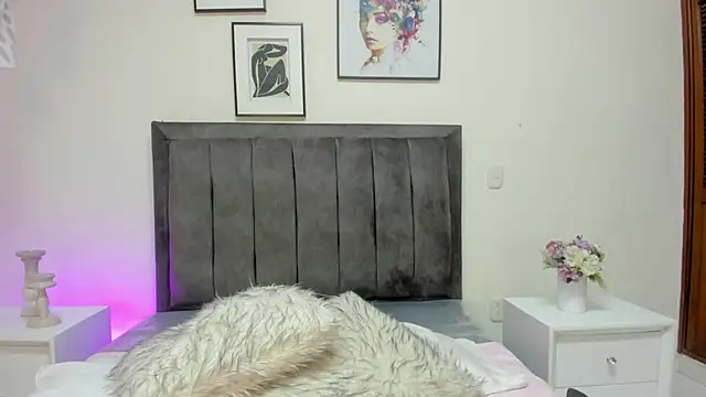 sakura Gomez online show from 25, 7, 2026