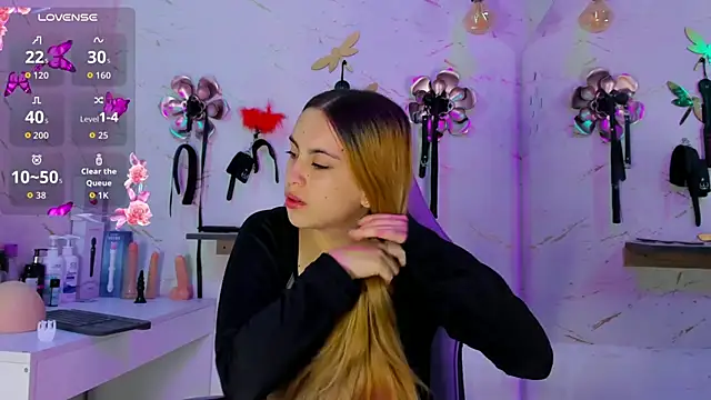 Natasha-Adams online show from 19, 4, 2026