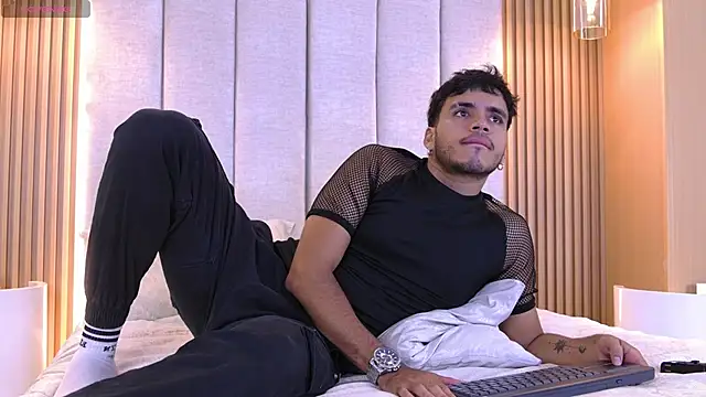 Snapshot of AlexanderJordan chatting on 4, 10, 2025 AlexanderJordan online show from 4, 10, 2025