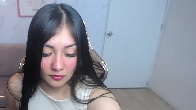 Snapshot of Ivony18_b chatting on 23, 9, 2025 Ivony18 b online show from 23, 9, 2025