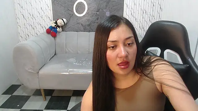 Snapshot of Ivony18_b chatting on 2, 11, 2025 Ivony18 b online show from 2, 11, 2025