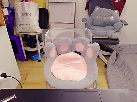 Snapshot of Phuong_Myy chatting on 20, 11, 2025 Phuong Myy online show from 20, 11, 2025