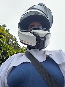 AlannaEvons online show from 8, 4, 2026