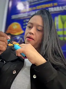 -Mia1 online show from 23, 4, 2026