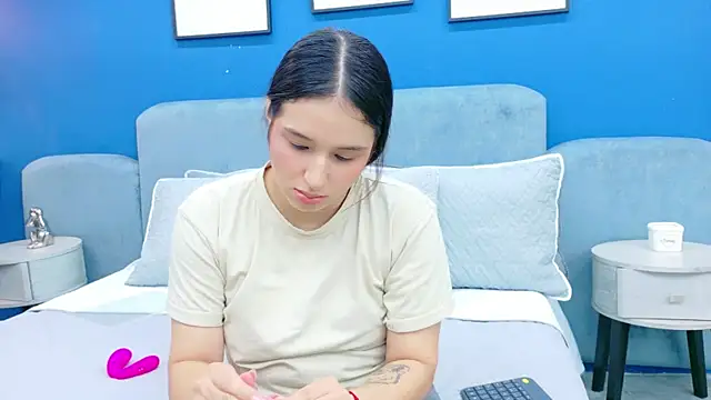 Ashley Evans22 online show from 14, 11, 2025