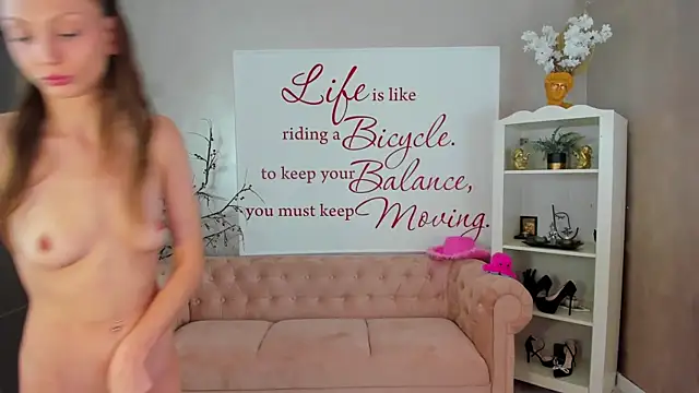 Snapshot of ReynaTheVixen chatting on 27, 9, 2025 ReynaTheVixen online show from 27, 9, 2025