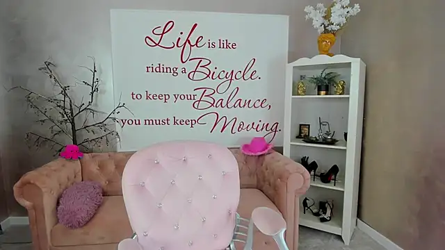 Snapshot of ReynaTheVixen chatting on 1, 10, 2025 ReynaTheVixen online show from 1, 10, 2025