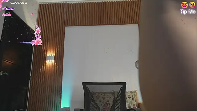 Roxybeautyy online show from 17, 10, 2025