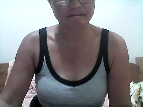 nathalie0045 online show from 6, 4, 2026