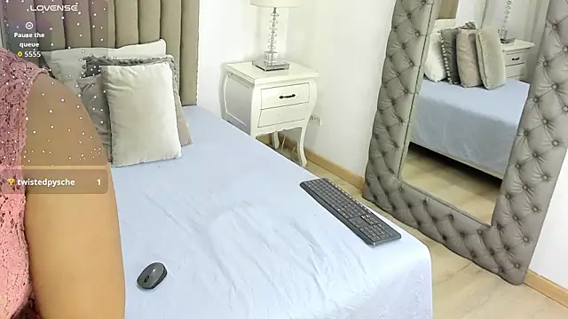 Snapshot of zusan_king_ chatting on 20, 10, 2025 zusan king online show from 20, 10, 2025