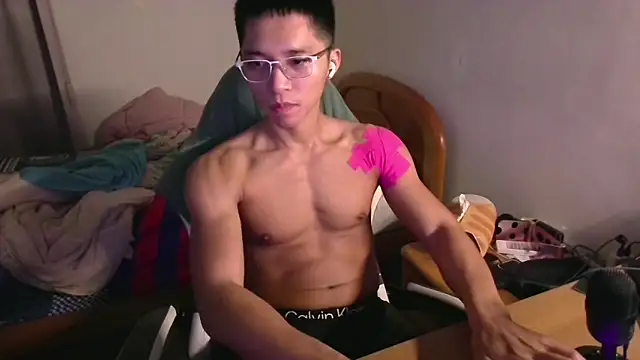 Snapshot of iron0401 chatting on 26, 2, 2026 iron0401 online show from 26, 2, 2026