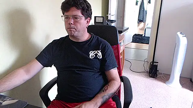 Snapshot of blueandwhite1 chatting on 10, 9, 2025 blueandwhite1 online show from 10, 9, 2025