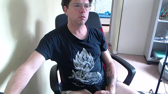 blueandwhite1 online show from 28, 4, 2026