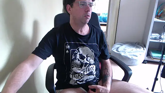 blueandwhite1 online show from 29, 4, 2026