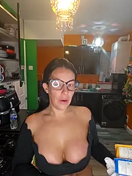 Filthymaddymilfy25 online show from 19, 5, 2026