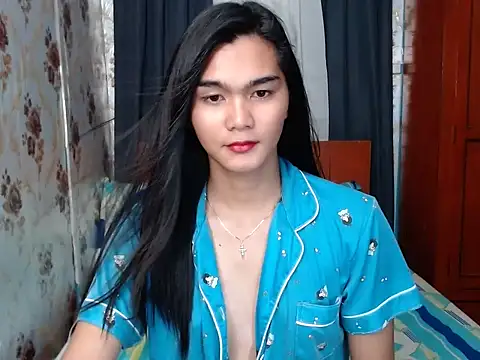 lady in moon online show from 17, 10, 2025