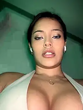 Snapshot of Risky_Workouts chatting on 4, 3, 2026 Risky Workouts online show from 4, 3, 2026