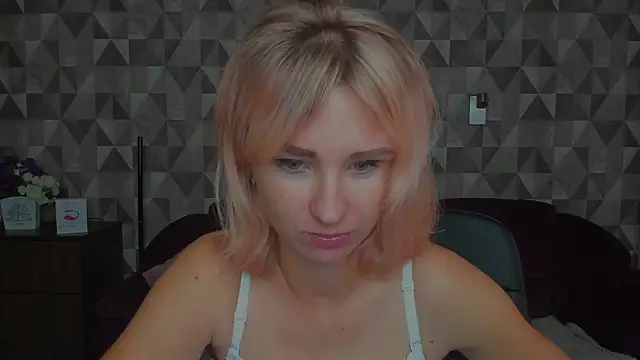 MeryMidnight online show from 9, 9, 2025