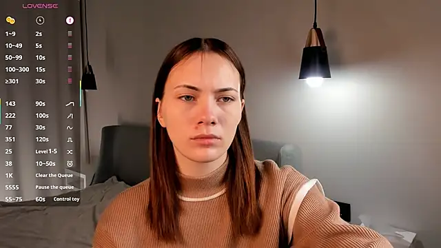 SirenaOstrem online show from 9, 10, 2025